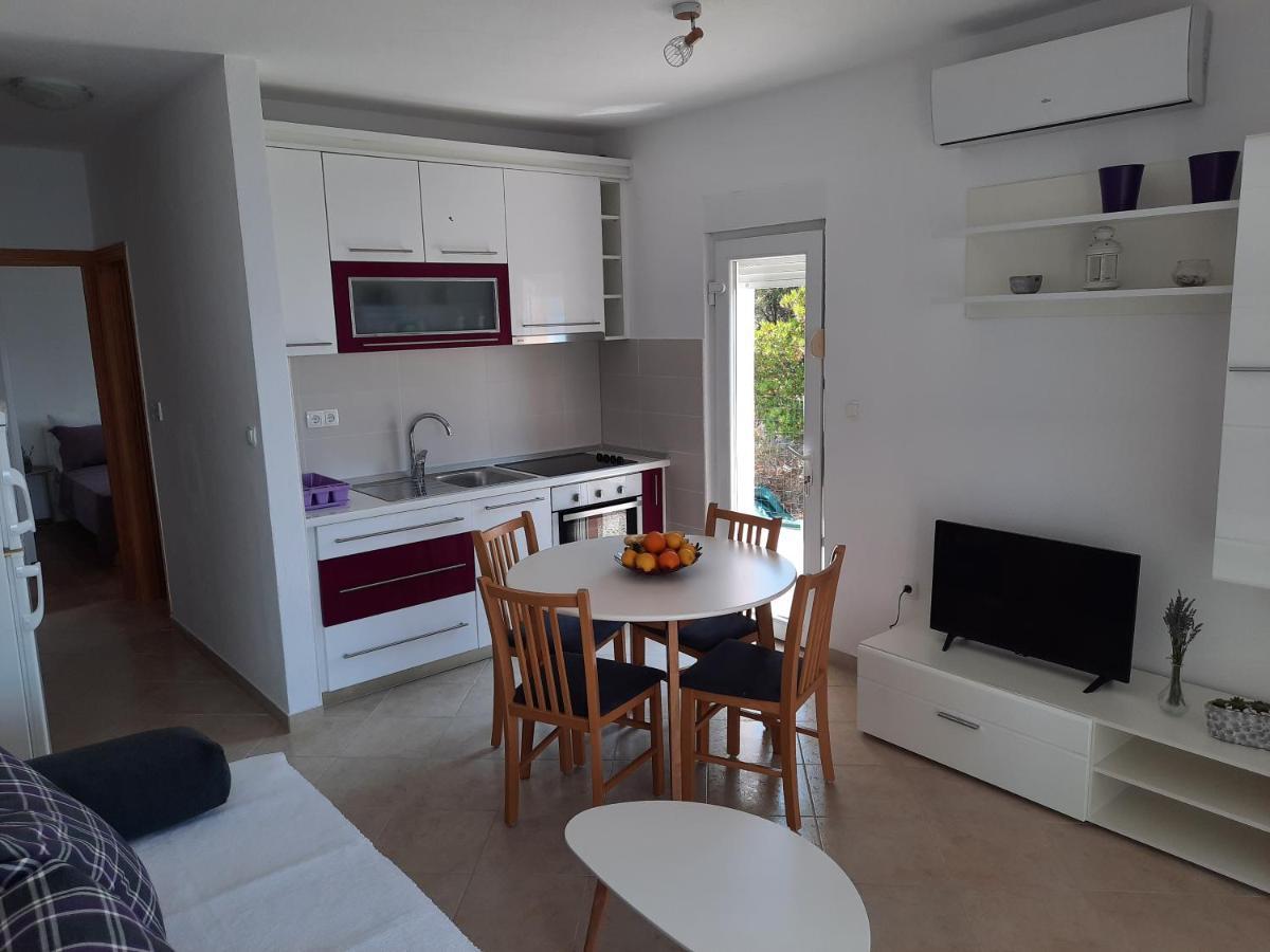 Bella Vista Apartment โกมาร์นา ภายนอก รูปภาพ