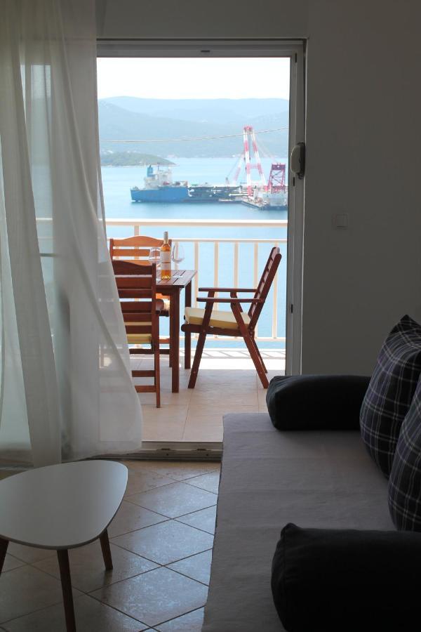 Bella Vista Apartment โกมาร์นา ภายนอก รูปภาพ
