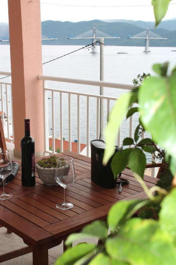 Bella Vista Apartment โกมาร์นา ภายนอก รูปภาพ